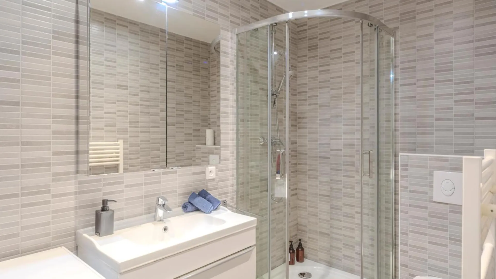 Lovely Renovated 45M2 In The Hearth Of 戛纳 0*,  法国